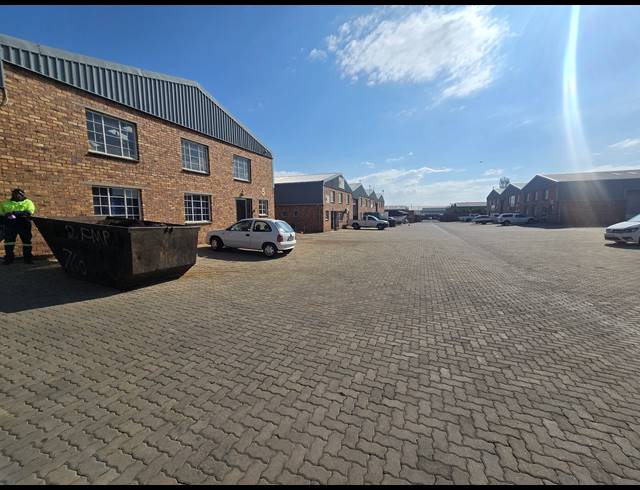 280M² WAREHOUSE FOR SALE IN ANDERBOLT